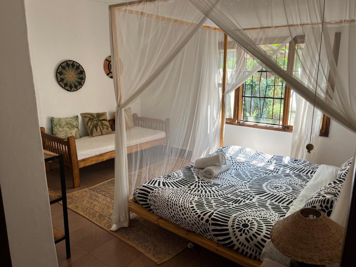 30 Wilson Bed & Breakfast Jinja Exterior photo