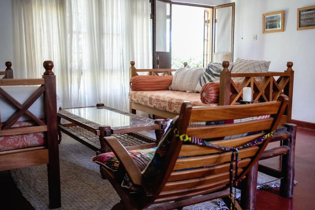 30 Wilson Bed & Breakfast Jinja Exterior photo